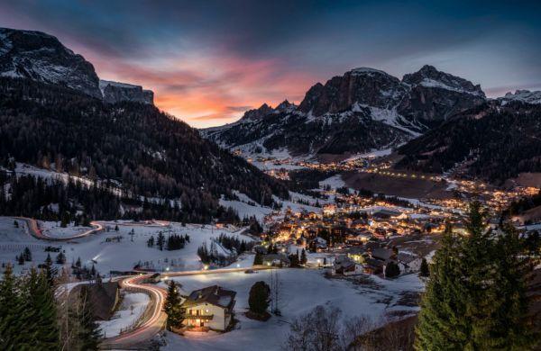 Manali Tour Packages promotional banner